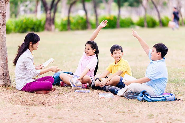 Giảng viên thân thiện giúp trẻ thoải mái trong việc học