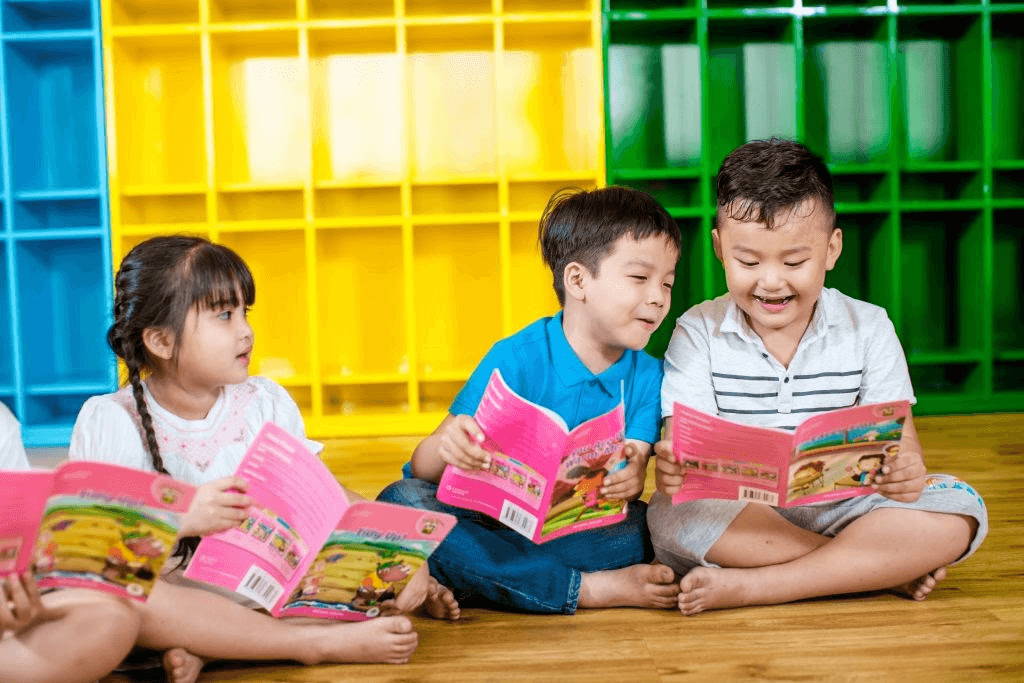Chương trình tiếng Anh giao tiếp cho trẻ em tại YOLA