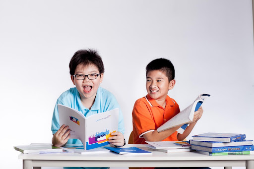 Học sinh cần học từ mới đi kèm với các mẫu câu có chứa từ mới đó