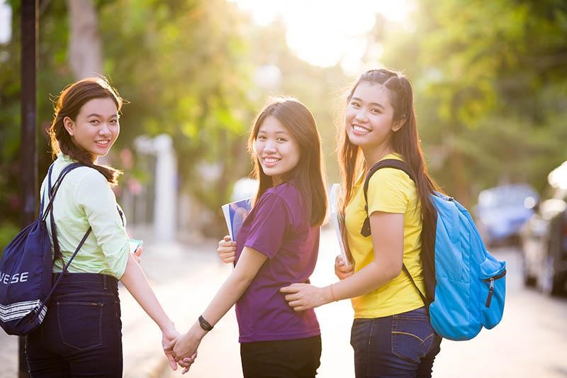 Bạn bè trời tây sẽ hỗ trợ bạn hòa nhập cuộc sống