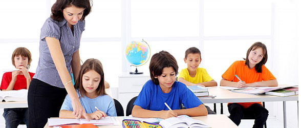 Bố mẹ nên hỗ trợ tối đa cho việc học tiếng Anh của trẻ