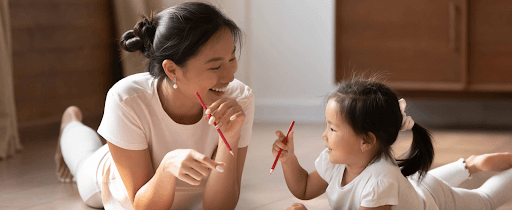 Vừa học vừa chơi cùng trẻ để dạy học tiếng Anh cho bé 2 tuổi