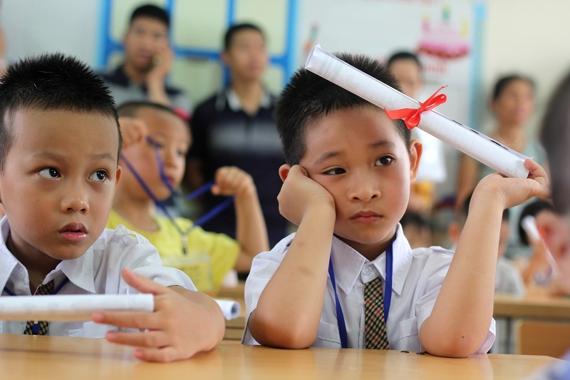 Phương pháp dạy cứng nhắc, phó mặc cho nhà trường