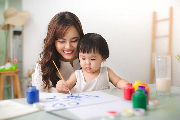 Hãy tham gia làm đồ thủ công cùng bé