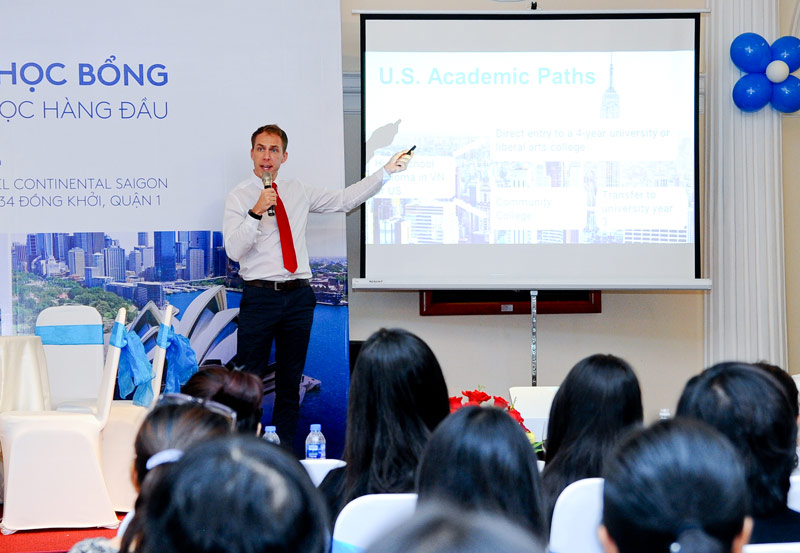 Jonas Lind, Giám đốc bộ phận Tư vấn Du học và Tuyển sinh, YOLA