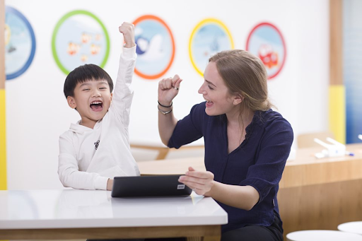 Hãy tạo những giờ học vui nhộn thay vì chú ý vào điểm số của các em