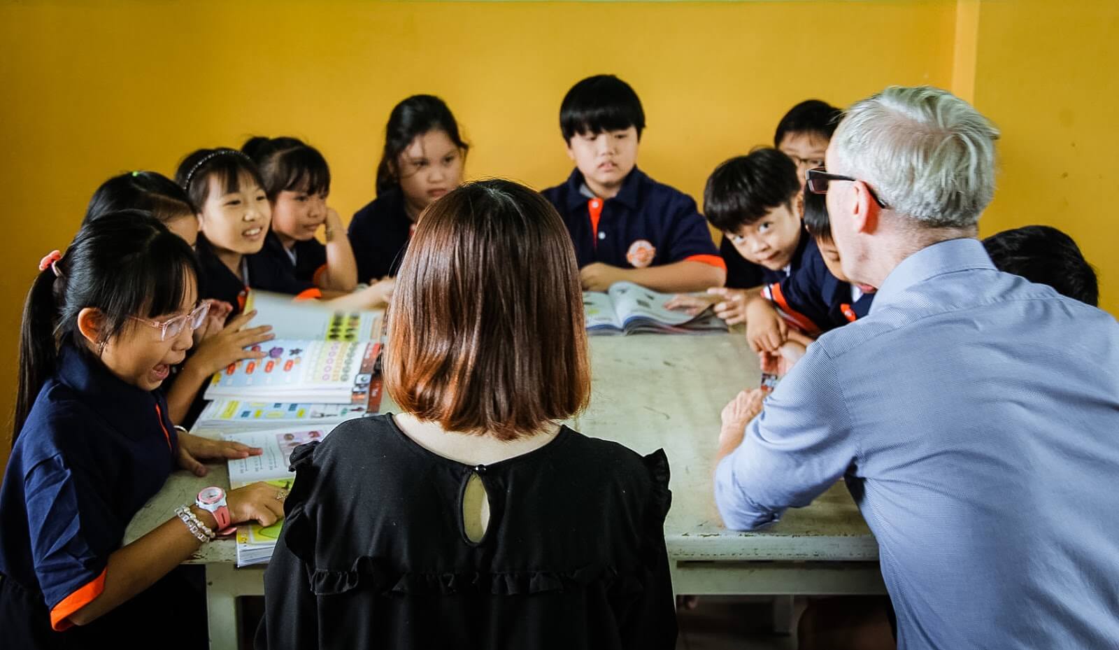 Trợ giảng sẽ là người hỗ trợ giảng viên kết nối với học viên trong tất cả các buổi học 
